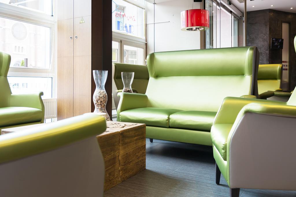 לה לובייר Hotel Tristar מראה חיצוני תמונה