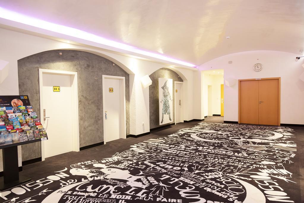 לה לובייר Hotel Tristar מראה חיצוני תמונה