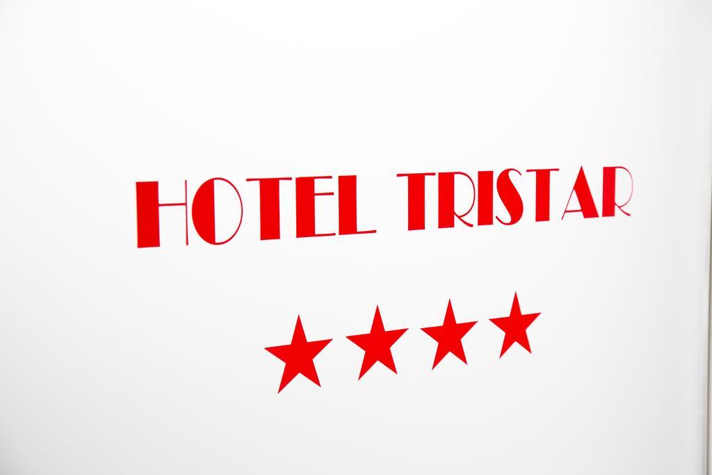 לה לובייר Hotel Tristar מראה חיצוני תמונה
