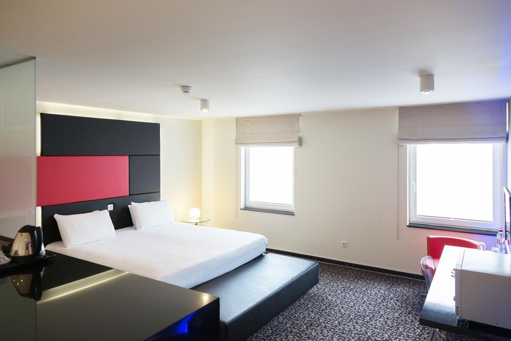 לה לובייר Hotel Tristar מראה חיצוני תמונה