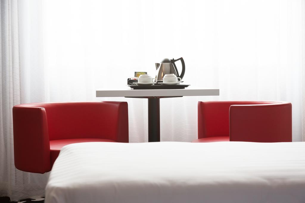 לה לובייר Hotel Tristar מראה חיצוני תמונה