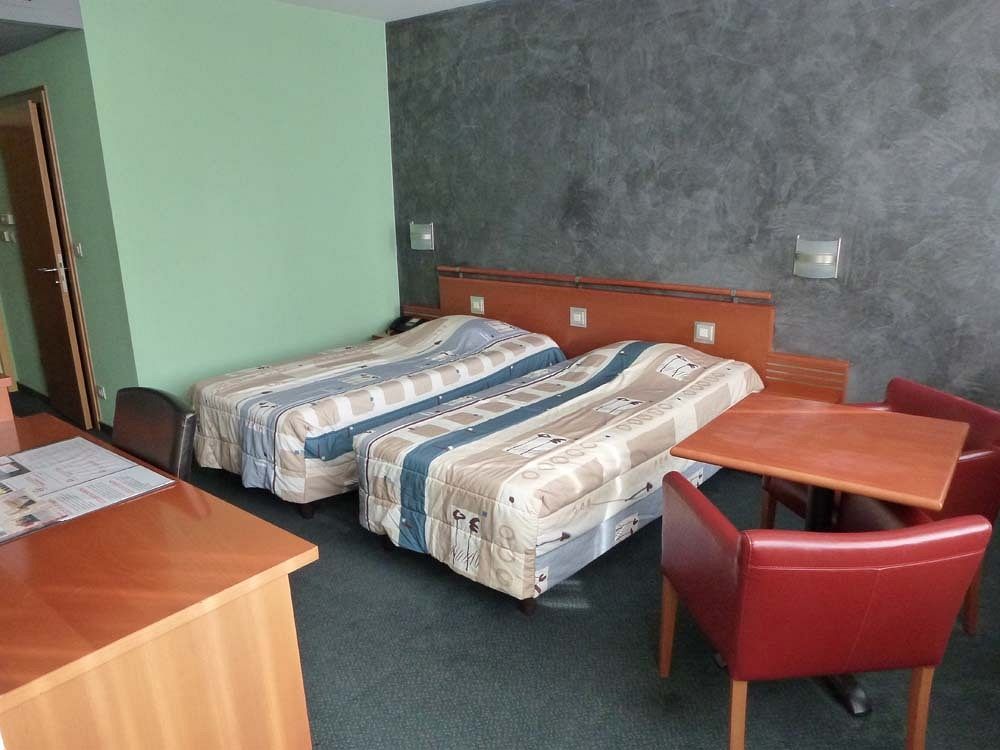 לה לובייר Hotel Tristar מראה חיצוני תמונה